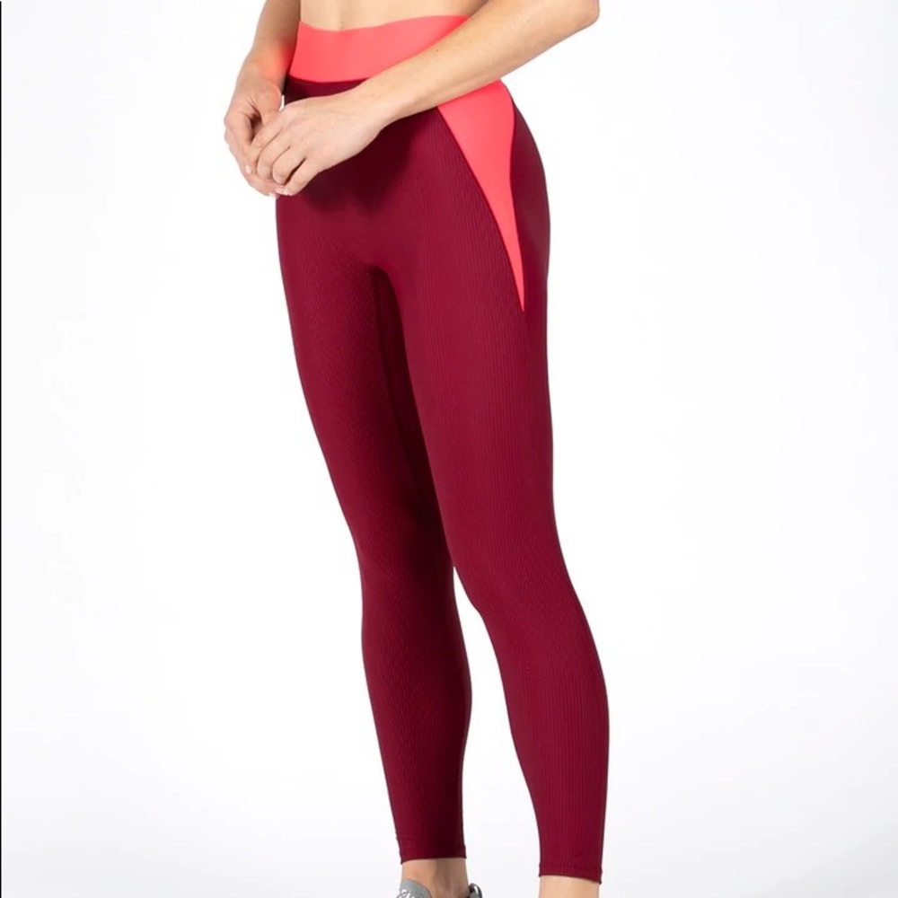 HEROINE SPORT Crescent Color Block Leggings